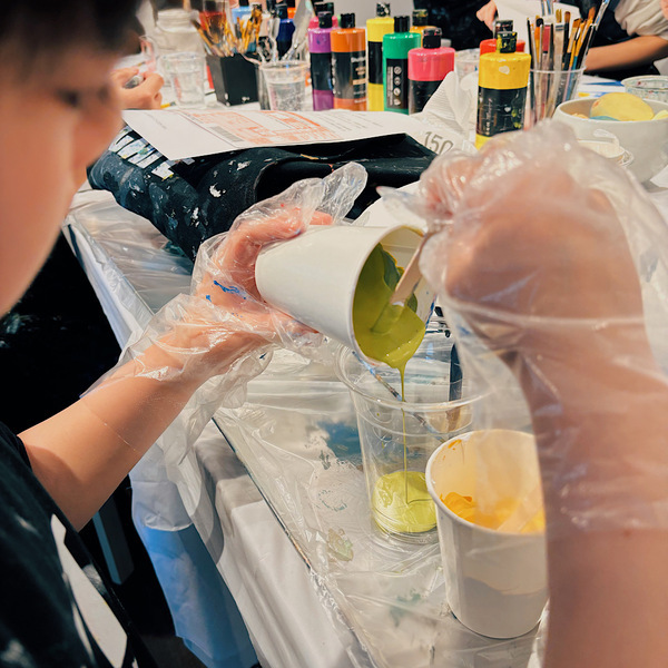 今話題！【たらし込みアート】って知ってる？手ぶらで気軽にできちゃう体験レポ | HugMug