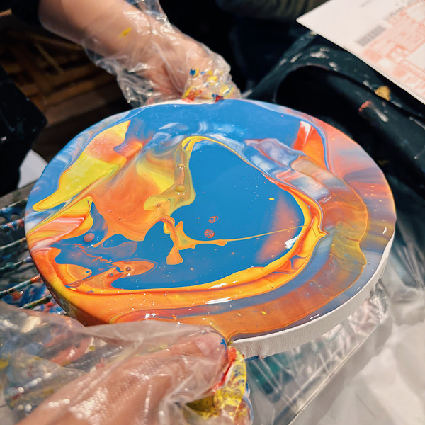 今話題！【たらし込みアート】って知ってる？手ぶらで気軽にできちゃう体験レポ | HugMug