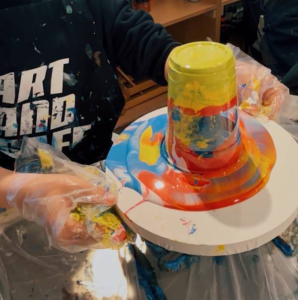 今話題！【たらし込みアート】って知ってる？手ぶらで気軽にできちゃう体験レポ | HugMug