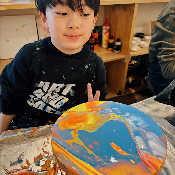 今話題！【たらし込みアート】って知ってる？手ぶらで気軽にできちゃう体験レポ | HugMug