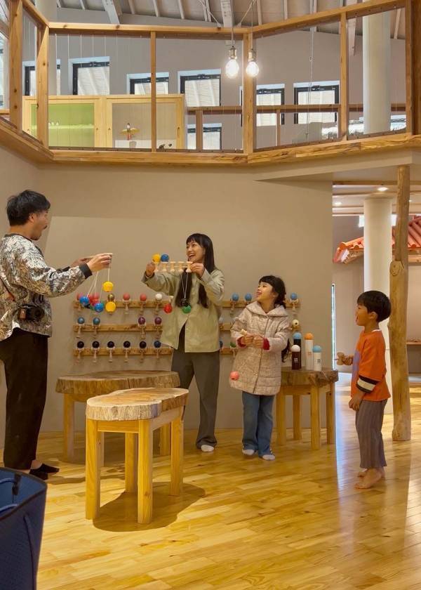 沖縄【やんばる森のおもちゃ美術館】レポ！ 武智志穂の沖縄でのんびり双子育児 Vol.67 | HugMug