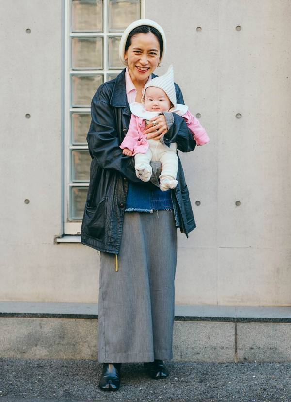 トレンドのレザージャケット重くならない着こなし術とは？春カラーとレイヤードでつくる | HugMug