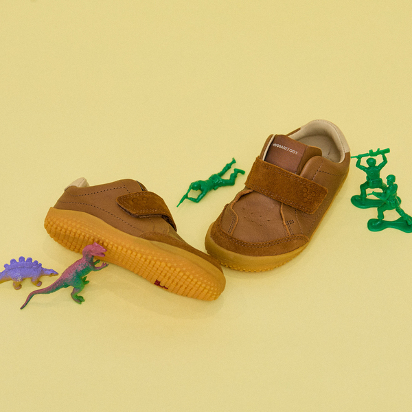 センスのいいママが今選ぶ！最旬キッズスニーカー10選【通園通学・お出かけ】 | HugMug