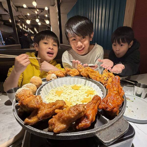 韓国旅行気分を国内で体験！【子連れ新大久保】おすすめスポット＆食べ歩きグルメまとめ | HugMug