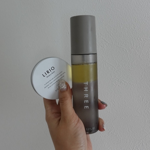 うねり髪のスタイリングに悩んだら。。。もう手放せない！手軽になじませて使えるスタイリング剤をご紹介 | HugMug