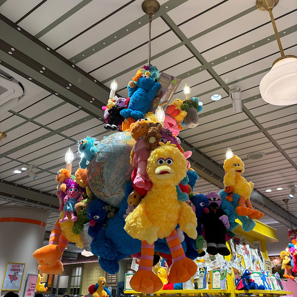 【セサミストリートマーケット】二子玉川に新オープン！月替わりクレーンゲームやカフェなど徹底レポ！ | HugMug