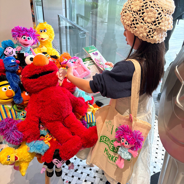 【セサミストリートマーケット】二子玉川に新オープン！月替わりクレーンゲームやカフェなど徹底レポ！ | HugMug