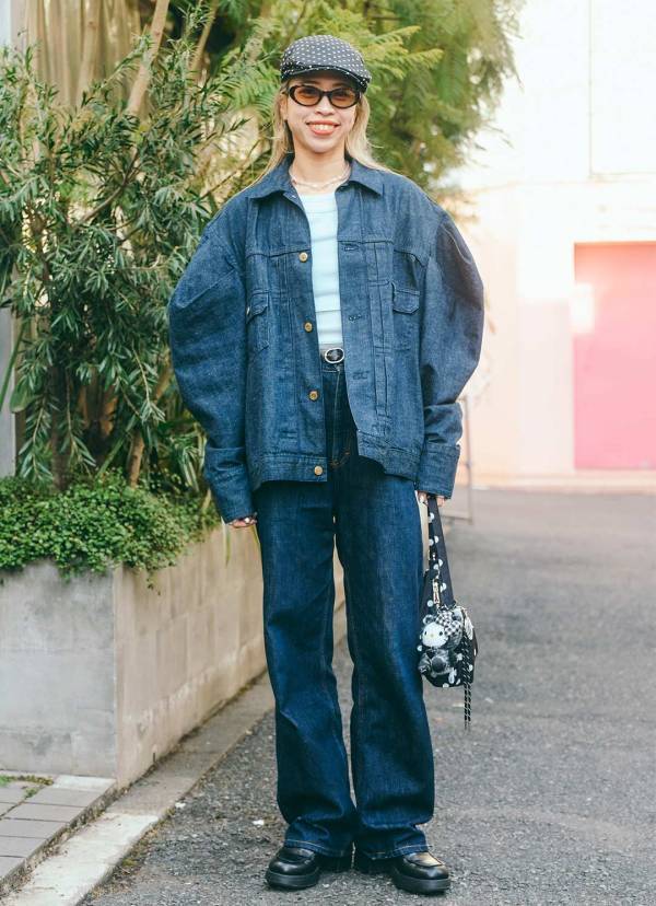 「ユニクロ」トップスでこんなにおしゃれに！？ レイヤードで魅せるコーデが最強にオシャレ | HugMug