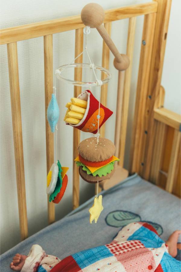 センスのいい家族が暮らす家【Vol.24 デコって、飾って、カラフルに暮らす家・マエダナツミさん邸】 | HugMug