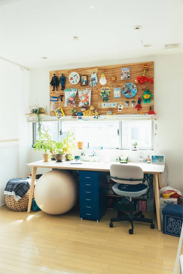 センスのいい家族が暮らす家【Vol.24 デコって、飾って、カラフルに暮らす家・マエダナツミさん邸】 | HugMug