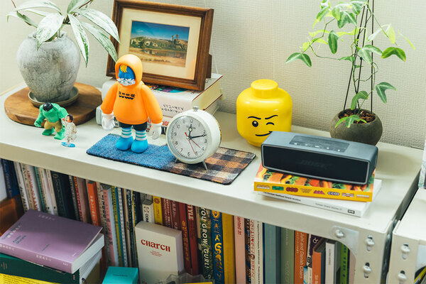 センスのいい家族が暮らす家【Vol.24 デコって、飾って、カラフルに暮らす家・マエダナツミさん邸】 | HugMug