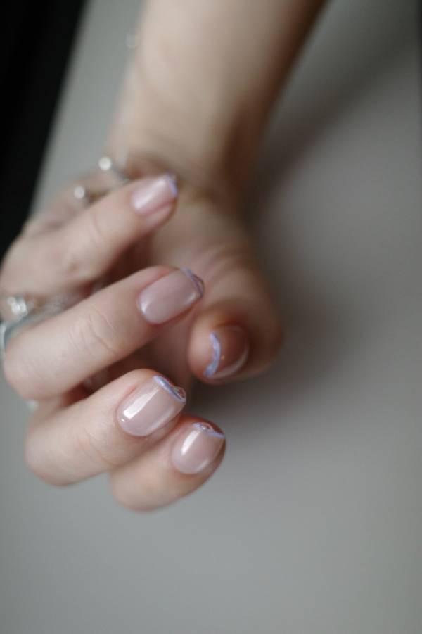 今すぐ真似したい！【2026春】最旬トレンド3選”ネイル・コスメ・スキンケア” | HugMug