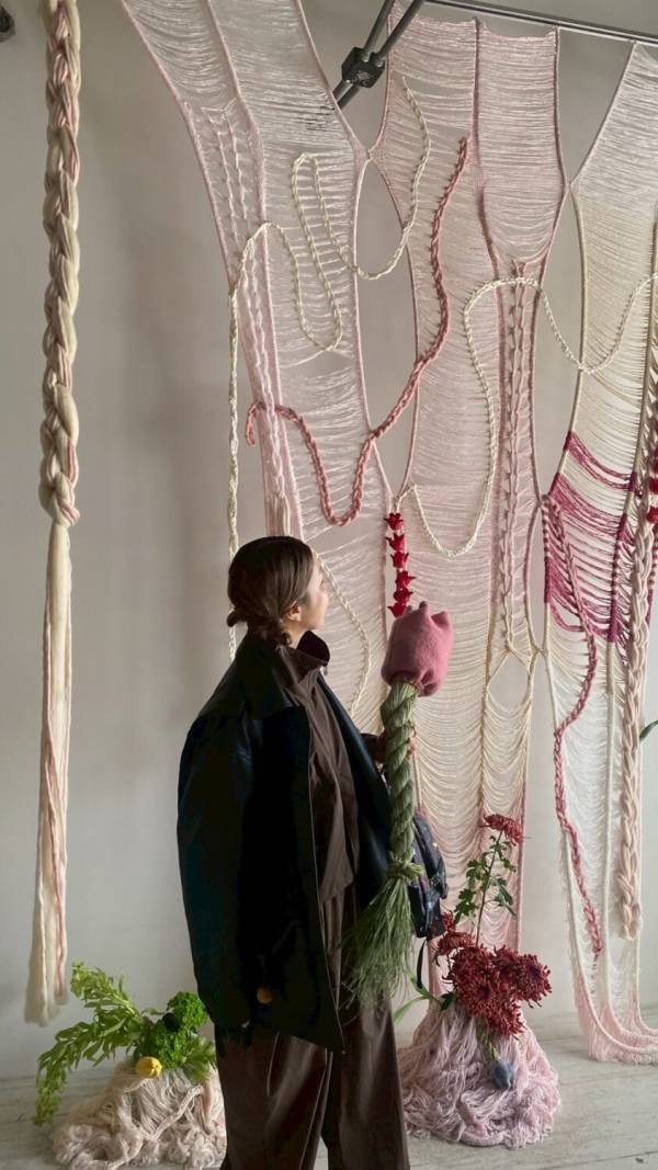 今すぐ真似したい！【2026春】最旬トレンド3選”ネイル・コスメ・スキンケア” | HugMug