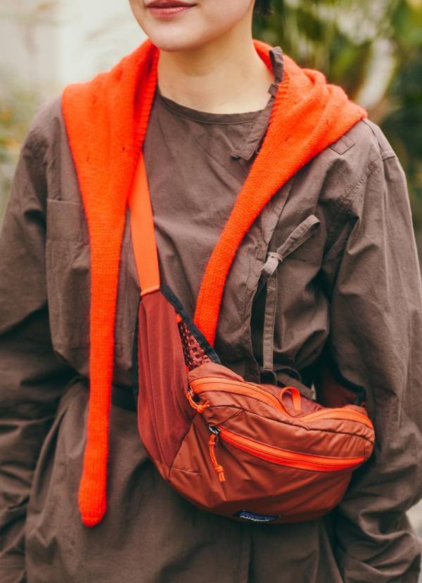 同素材・同色コーデの最適解！スポーティーな小物MIXでアクセント付けがGOOD◎ | HugMug