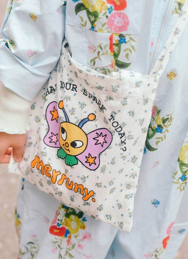 同素材・同色コーデの最適解！スポーティーな小物MIXでアクセント付けがGOOD◎ | HugMug