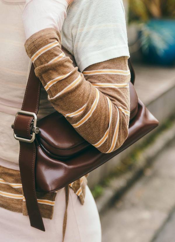 2026春のレイヤード術はこれ！ 『シースルートップス』×『白Tシャツ』でつくる最旬コーデ | HugMug