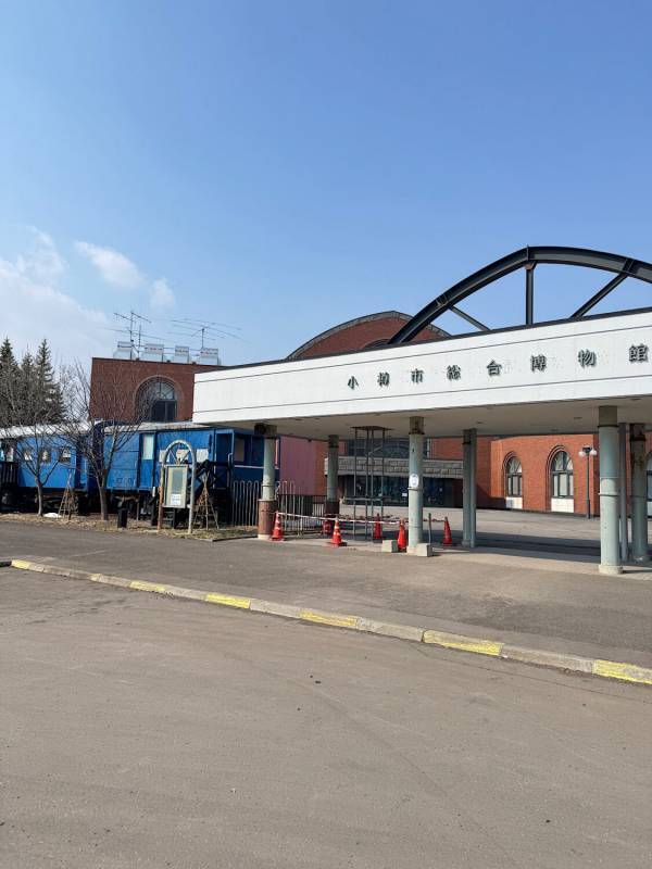 本物の蒸気機関車に乗れる！【北海道・小樽】鉄道博物館が電車好きキッズの心を鷲掴み！ | HugMug