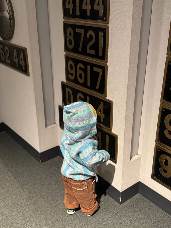 本物の蒸気機関車に乗れる！【北海道・小樽】鉄道博物館が電車好きキッズの心を鷲掴み！ | HugMug