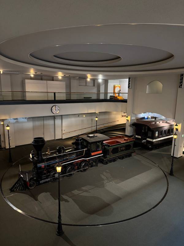 本物の蒸気機関車に乗れる！【北海道・小樽】鉄道博物館が電車好きキッズの心を鷲掴み！ | HugMug