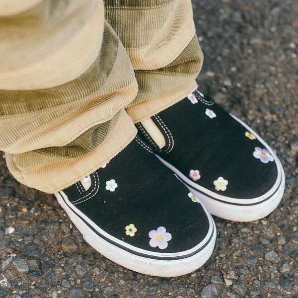 新解釈トラッドスタイルをキャッチ！ きれいめカラーを効かせるのが旬に仕上がるコツ | HugMug