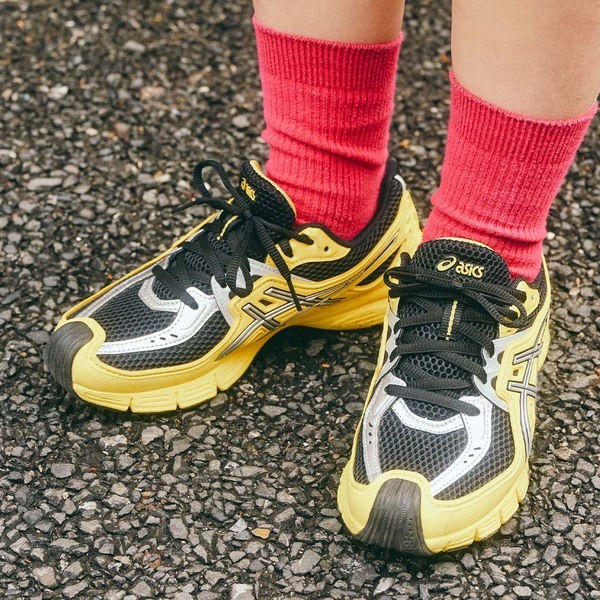 いつものコーデにひとクセつけて！【個性派スニーカー9選】 | HugMug