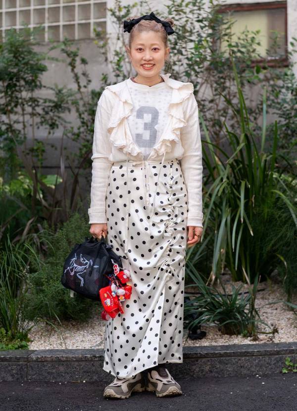 いつものコーデにひとクセつけて！【個性派スニーカー9選】 | HugMug