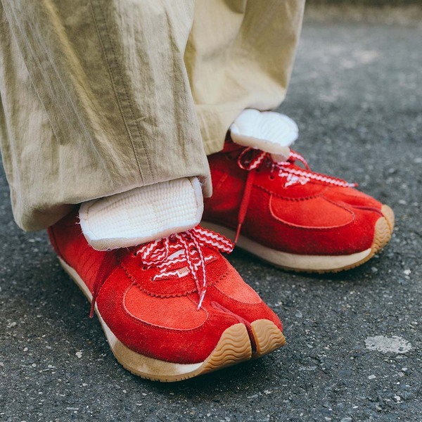 いつものコーデにひとクセつけて！【個性派スニーカー9選】 | HugMug