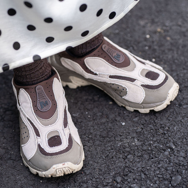 いつものコーデにひとクセつけて！【個性派スニーカー9選】 | HugMug