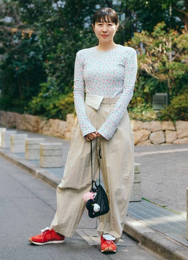 メルヘンにならない！大人の花柄コーデ。シルエットと小物使いがポイント。 | HugMug