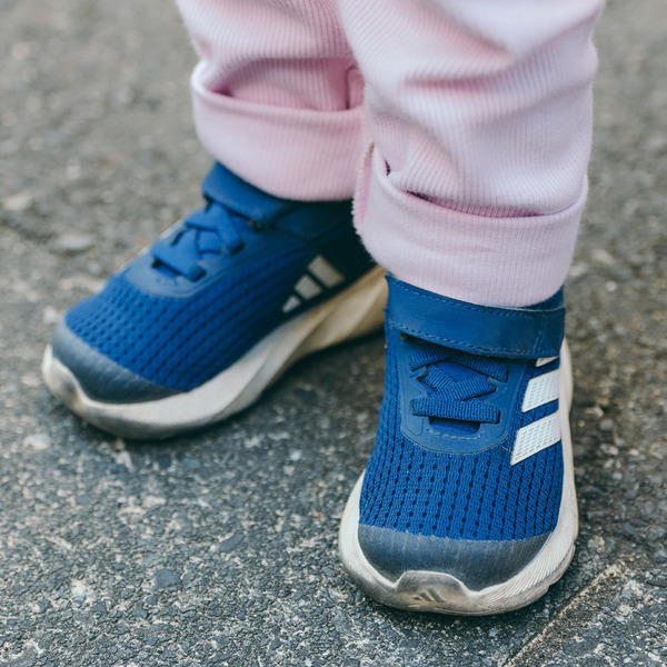 メルヘンにならない！大人の花柄コーデ。シルエットと小物使いがポイント。 | HugMug