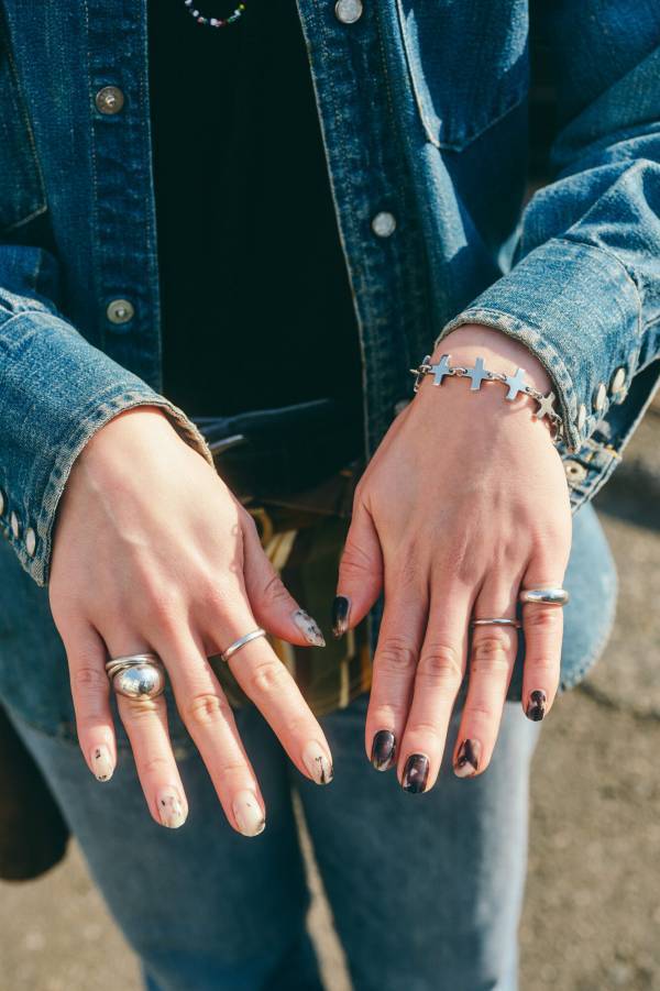 デニムはやっぱり『リーバイス』でしょ！ おしゃれママの洗練カジュアルコーデ術 | HugMug