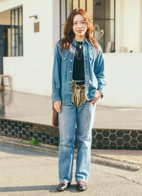 デニムはやっぱり『リーバイス』でしょ！ おしゃれママの洗練カジュアルコーデ術 | HugMug