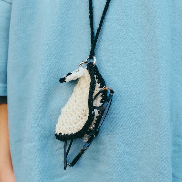 「パステルカラー」で大人可愛い春モード！ お出かけにぴったりな甘辛カジュアル | HugMug