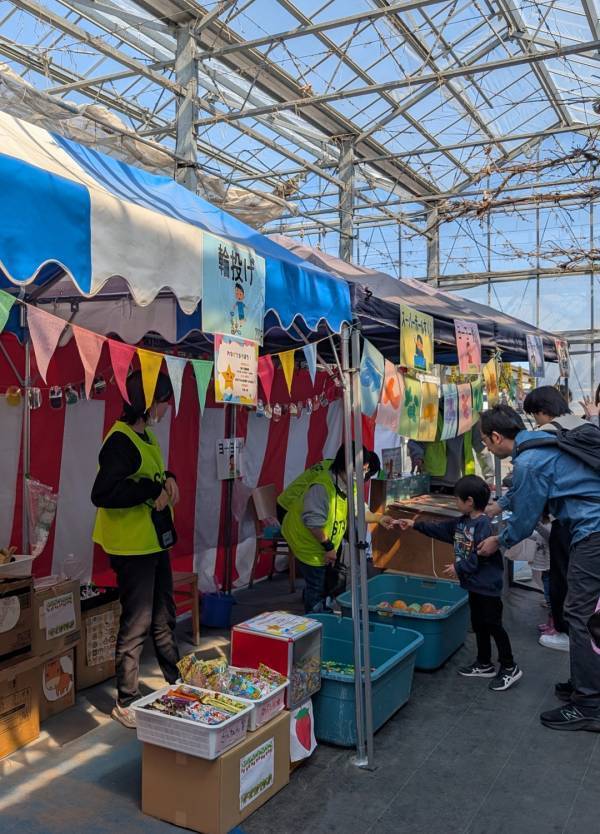子連れいちご狩りは「いちごの里」が最強！食べ比べやカフェ、遊び場など1日満喫レポ | HugMug