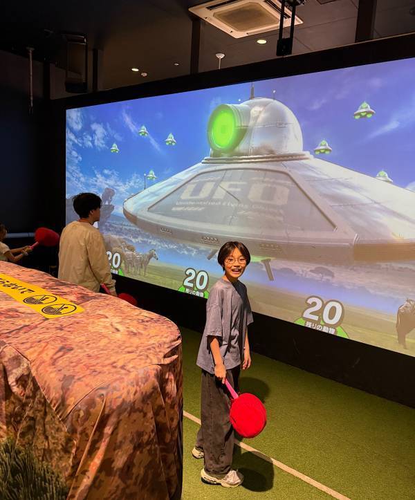 イオンのなかにバラエティー番組！？ 室内アクティビティ「VS PARK」で家族4時間遊びつくす！ | HugMug