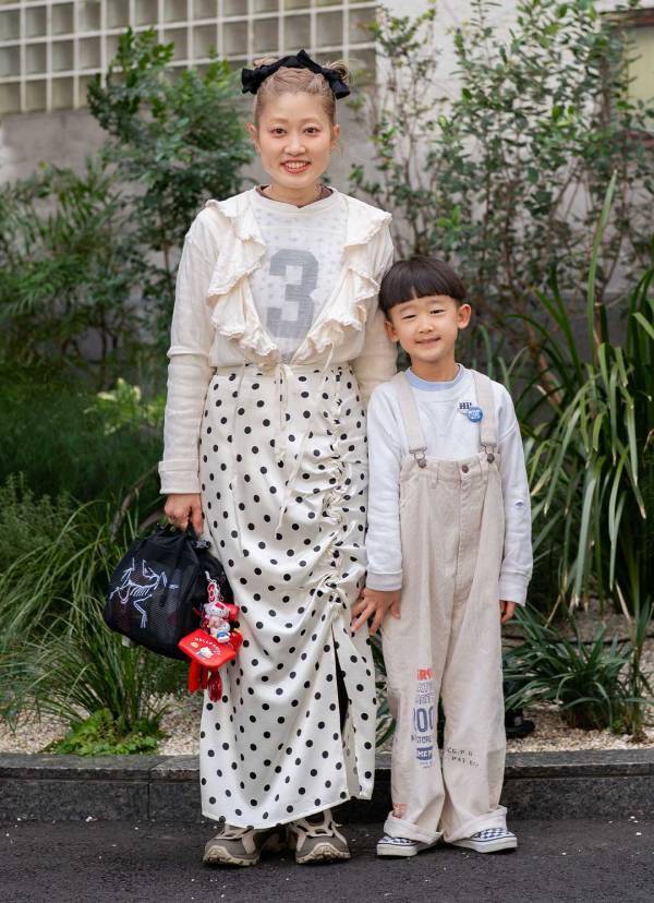 気になる旬の「ドット柄」はこう着る！ モノトーンでつくる甘辛MIXコーデ術 | HugMug