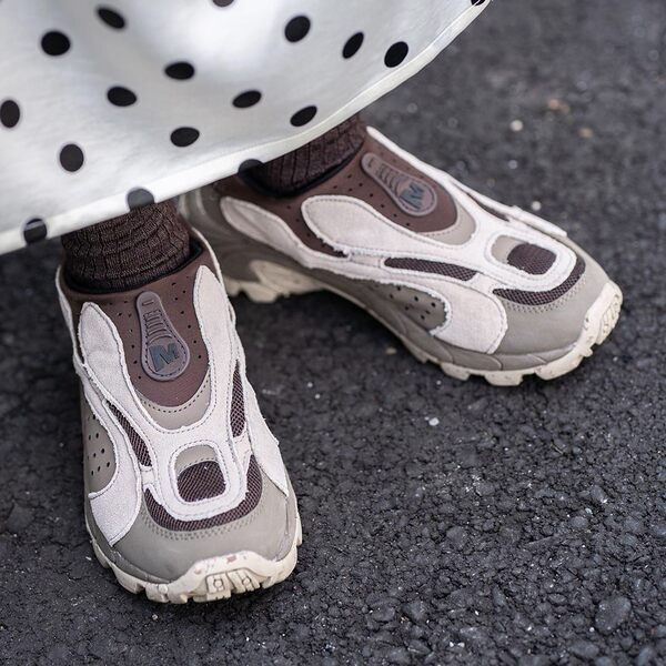 気になる旬の「ドット柄」はこう着る！ モノトーンでつくる甘辛MIXコーデ術 | HugMug