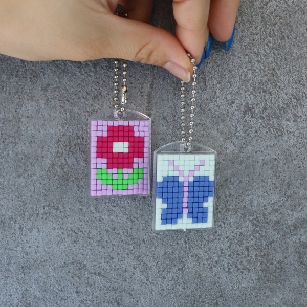 並べるだけで完成！【3COINS】のビーズキーホルダーキットに大ハマり！ | HugMug