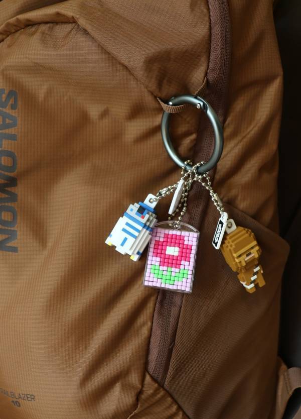 並べるだけで完成！【3COINS】のビーズキーホルダーキットに大ハマり！ | HugMug