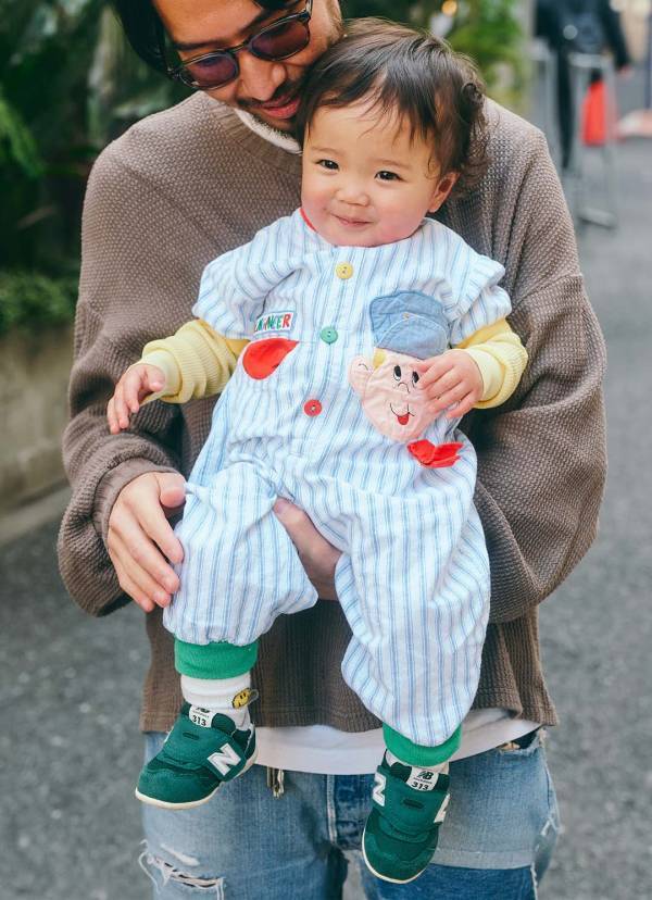 肩の力が抜けてるのにめちゃキマってる！計算し尽くされたリラックスコーデ | HugMug