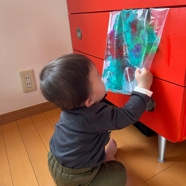 初節句の記念に！【セリア×ジップロック】で親子で作れる鯉のぼりアート | HugMug