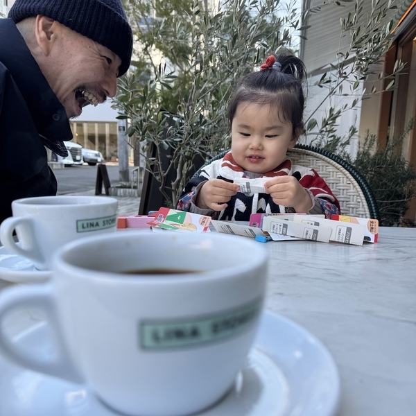 子連れママ必見！ 表参道「LINA STORES」でテラスランチがおすすめ！ 待ち時間グッズも紹介 | HugMug