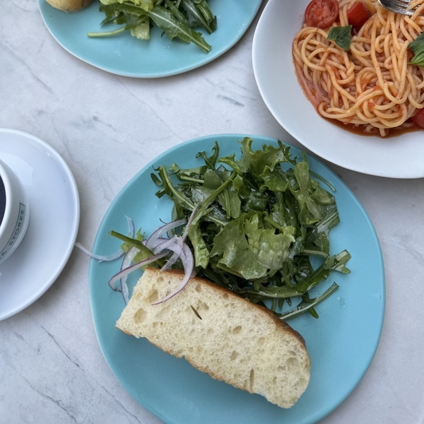 子連れママ必見！ 表参道「LINA STORES」でテラスランチがおすすめ！ 待ち時間グッズも紹介 | HugMug