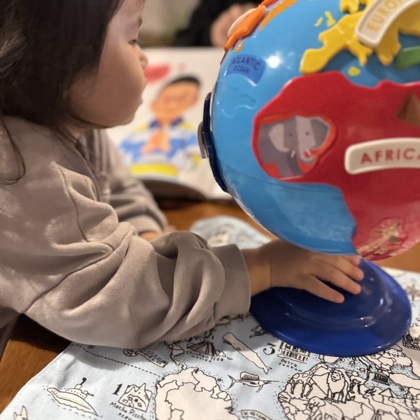 洗える布の塗り絵知ってる？イギリスの「WORLD MAP PLACEMAT TO GO」が可愛すぎる | HugMug