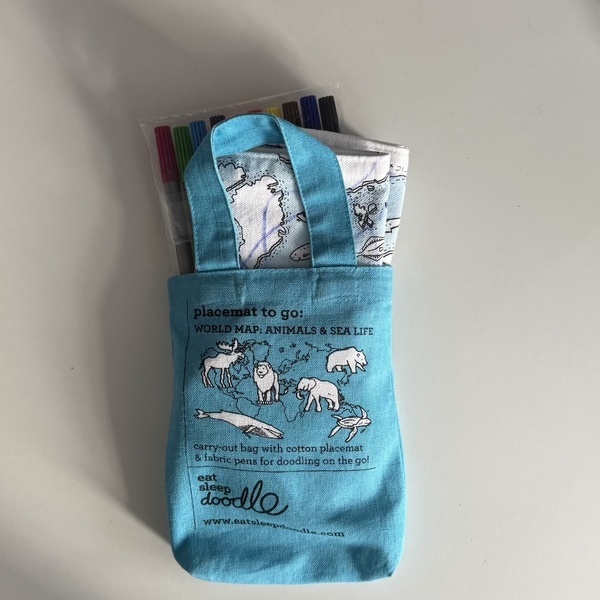 洗える布の塗り絵知ってる？イギリスの「WORLD MAP PLACEMAT TO GO」が可愛すぎる | HugMug