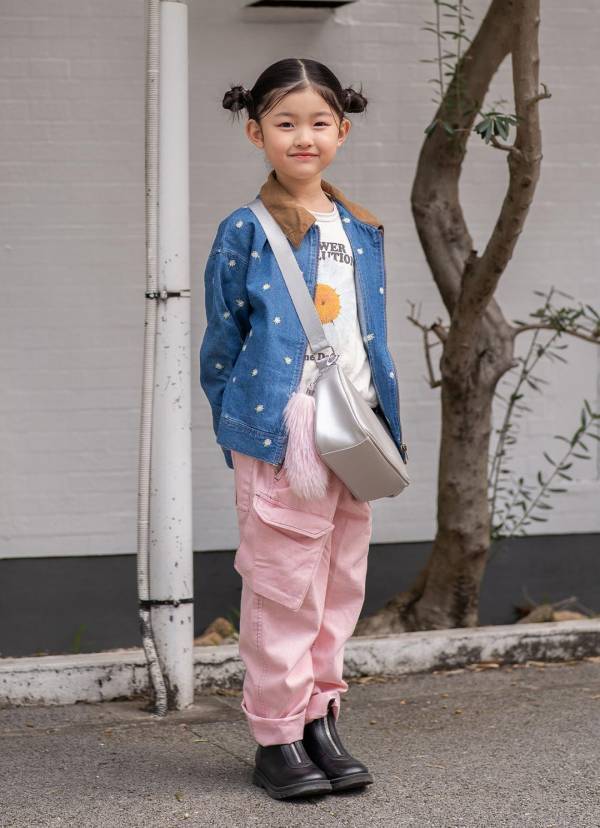 公園で一番可愛い！ 動きやすさ＆おしゃれを叶えるママコーデ術 | HugMug