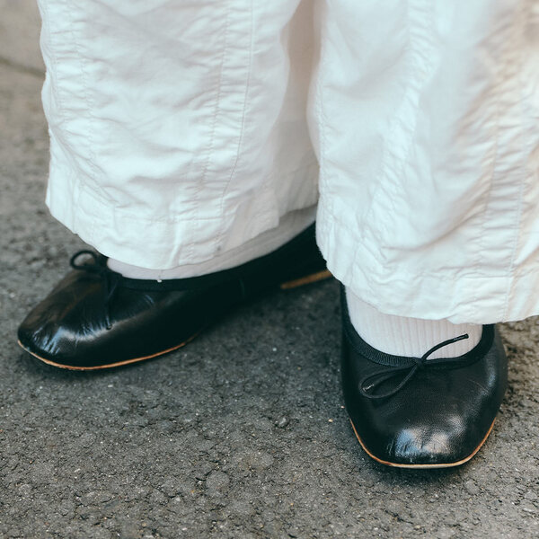 夫婦でデニムトップスを仲良しシェア♪ 洗練カジュアルのお手本コーデ | HugMug