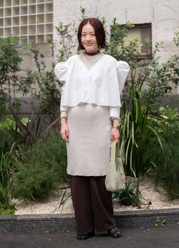 フリルたっぷりのキッズスカートに視線集中！ 家族で爽やかブルーをシェアしたお出かけコーデ | HugMug