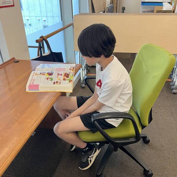 【6月末まで】渋谷で無料スライム体験！子連れで行きたい「ハチラボ」のスライム展 | HugMug