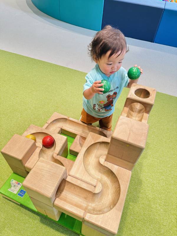 行かなきゃ損！【入場無料】室内遊び場「ITOCHU SDGs STUDIO KIDS PARK」が子連れに最高すぎる！ | HugMug